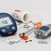 how to use a blood glucose meter